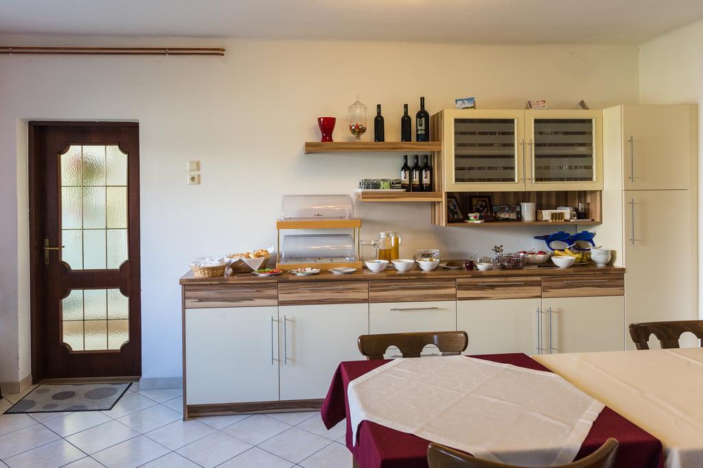 Gaestehaus - Doris - Wenzl Mörbisch am See Extérieur photo