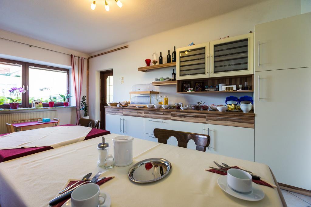Gaestehaus - Doris - Wenzl Mörbisch am See Extérieur photo
